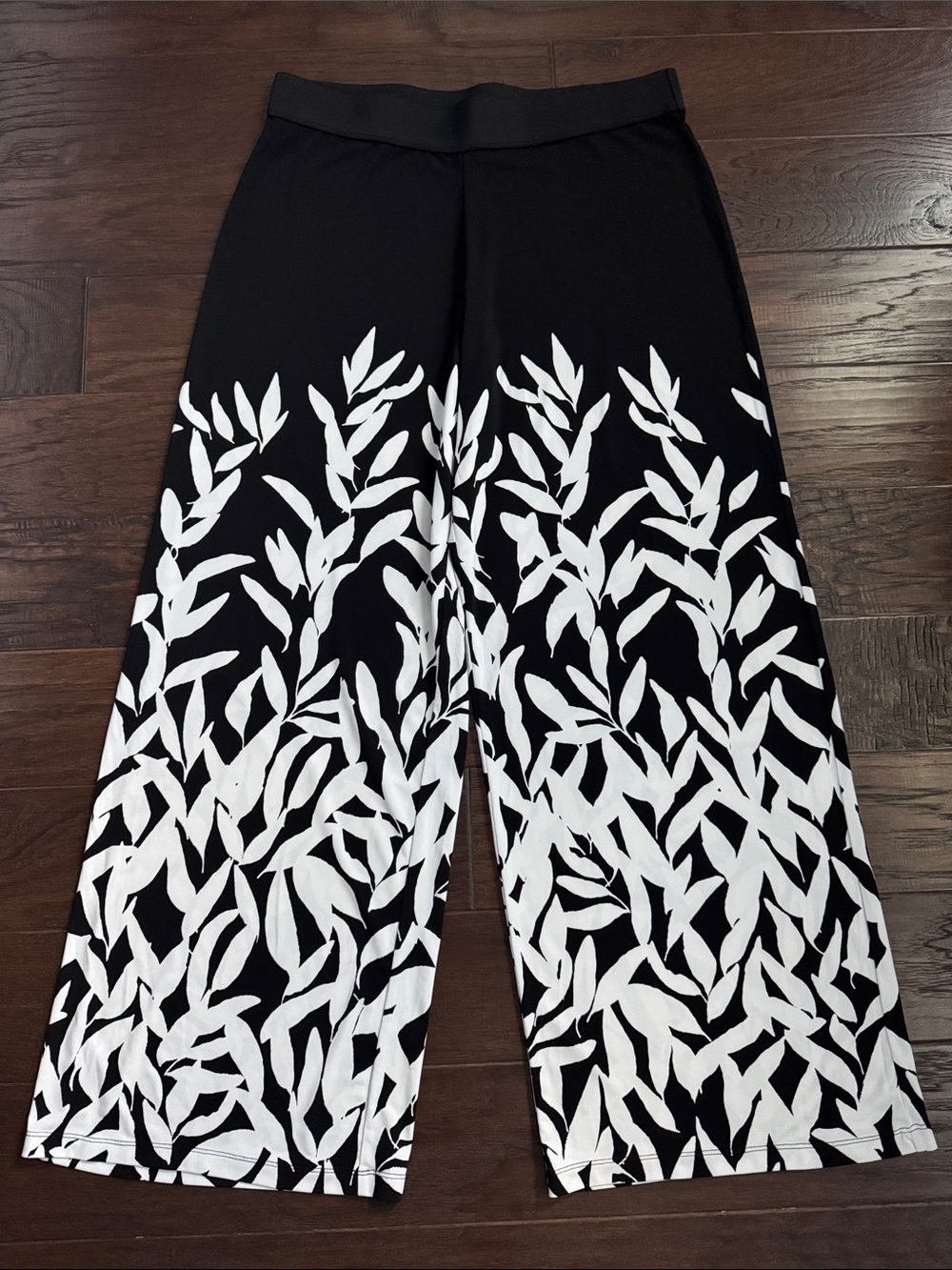 Alfani Black Wide-Leg Pants with White Leaf Print Jersey knit